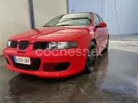 Usado Seat Leon Sport 150 CV (110 kW) 2003 Rojo Utilitario