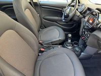 Usado Mini ONE 102 CV (75 kW) 2019 Beige Utilitario