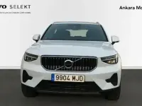 Usado Volvo XC40 Core 211 HP (155 kW) 2023 Branco SUV