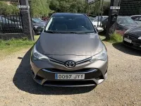 Usado Toyota Avensis Business Edition 143 CV (105 kW) 2017 Amarillo Familiar