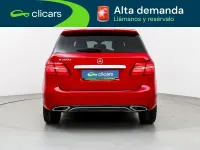 Usado Mercedes B200 150 CV (110 kW) 2018 Rojo Monovolumen