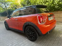 Usado Mini Cooper 136 CV (100 kW) 2019 Naranja Utilitario