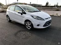 Usado Ford Fiesta Trend 68 CV (50 kW) 2008 Blanco Utilitario