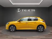 Usado Peugeot 208 Allure 100 CV (73 kW) 2022 Amarillo Utilitario