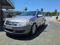 Usado Opel Astra Cosmo 100 CV (73 kW) 2006 Gris / plata Berlina