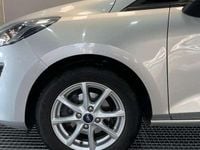 Usado Ford Fiesta Trend+ 86 CV (63 kW) 2018 Gris Utilitario