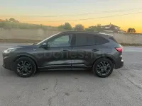 Usado Ford Kuga ST-Line 150 CV (110 kW) 2021 Gris / plata SUV