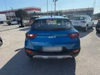 Usado Kia Stonic 100 CV (73 kW) 2022 Azul SUV
