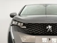 Usado Peugeot 3008 Allure 130 CV (95 kW) 2023 Gris / plata SUV