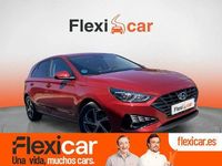 Usado Hyundai i30 116 CV (85 kW) 2021 Rojo Berlina
