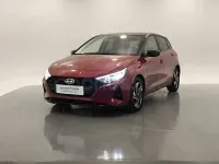 Usado Hyundai i20 100 CV (73 kW) 2022 Granate Utilitario