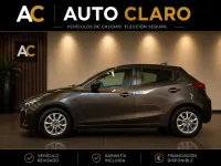 Usado Mazda 2 Luxury 105 CV (77 kW) 2018 Gris Utilitario