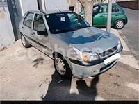 Usado Ford Fiesta Trend 60 CV (44 kW) 2001 Gris / plata Utilitario