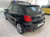 Usado VW Polo Advance 90 CV (66 kW) 2017 Negro Berlina