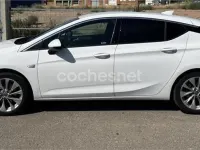 Usado Opel Astra Excellence 150 CV (110 kW) 2017 Blanco Berlina