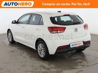 Usado Kia Rio 85 CV (62 kW) 2017 Blanco Berlina