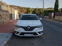Usado Renault Mégane Zen 130 CV (95 kW) 2017 Blanco Berlina