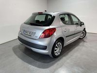 Usado Peugeot 207 Active 70 CV (51 kW) 2009 Plateado Utilitario