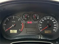 Usado Seat Leon 110 CV (80 kW) 2003 Rojo Utilitario