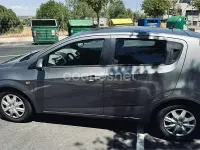 Usado Chevrolet Aveo LT 75 CV (55 kW) 2012 Gris / plata Berlina