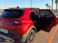 Usado Kia Stonic 100 CV (73 kW) 2020 Granate SUV