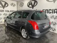 Usado Peugeot 308 SW Active 115 CV (84 kW) 2013 Gris / plata Familiar