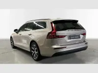 Usado Volvo V60 Core 197 CV (144 kW) 2025 Gris / plata Familiar