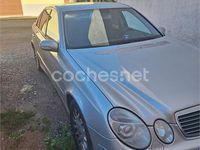 Usado Mercedes E270 Avantgarde 177 CV (130 kW) 2004 Gris / plata Berlina