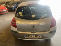 Usado Renault Clio II Dynamique 75 CV (55 kW) 2006 Gris / plata Berlina