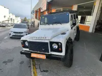 Usado Land Rover Defender SE 122 CV (89 kW) 2016 Blanco Familiar