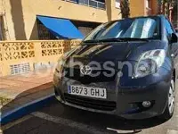 Usado Toyota Yaris 90 CV (66 kW) 2008 Gris / plata Utilitario