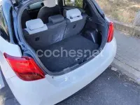 Usado Toyota Yaris Hybrid Advance 100 CV (73 kW) 2017 Blanco Berlina