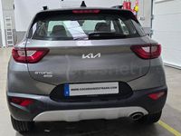Usado Kia Stonic 100 CV (73 kW) 2025 Gris / plata SUV
