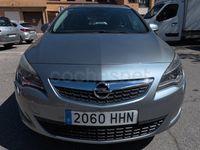 Usado Opel Astra Excellence 140 CV (102 kW) 2012 Gris / plata Familiar