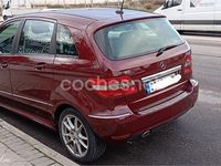 Usado Mercedes B180 Sport Edition 109 CV (80 kW) 2012 Granate Monovolumen