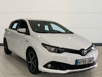 Usado Toyota Auris 136 CV (100 kW) 2018 Blanco Berlina