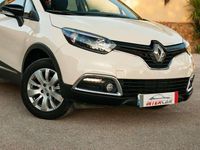 Usado Renault Captur Intens 90 CV (66 kW) 2016 Beige SUV