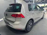 Usado VW Golf VII Business 110 CV (80 kW) 2017 Gris / plata Berlina