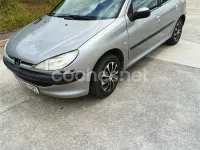 Usado Peugeot 206 70 CV (51 kW) 2003 Gris / plata Berlina