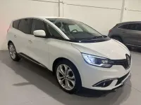Usado Renault Grand Scénic IV Life 120 CV (88 kW) 2019 Blanco Monovolumen