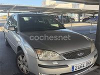 Usado Ford Mondeo Trend 130 CV (95 kW) 2005 Gris / plata Berlina