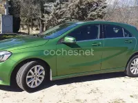Usado Mercedes A180 109 CV (80 kW) 2018 Verde Berlina