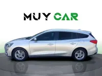 Usado Ford Focus Trend+ 125 CV (91 kW) 2021 Gris Familiar