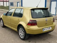 Usado VW Golf III 110 CV (80 kW) 1998 Amarillo Berlina