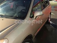 Usado Kia Carens 140 CV (102 kW) 2008 Beige Monovolumen