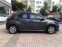 Usado Toyota Yaris Hybrid Active 116 CV (85 kW) 2022 Blanco Berlina