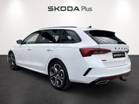 Usado Skoda Octavia Selection 204 CV (150 kW) 2024 Blanco Familiar