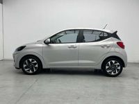 Usado Hyundai i10 67 CV (49 kW) 2023 Gris Utilitario