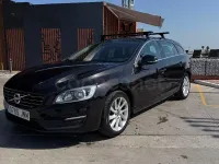 Usado Volvo V60 Momentum 120 CV (88 kW) 2016 Negro Familiar