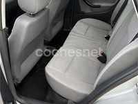 Usado Seat Ibiza Reference 100 CV (73 kW) 2004 Gris / plata Berlina